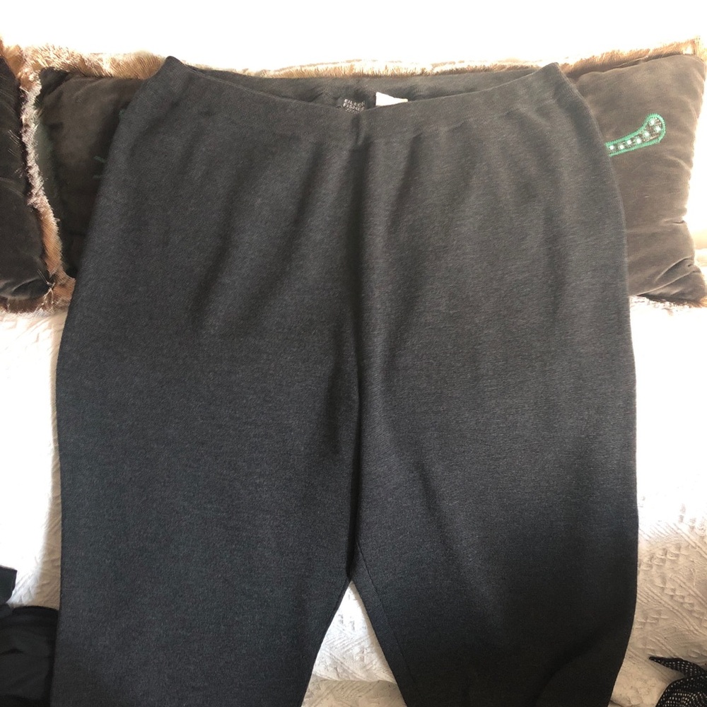Eileen Fisher Woman charcoal crop merino wool pant